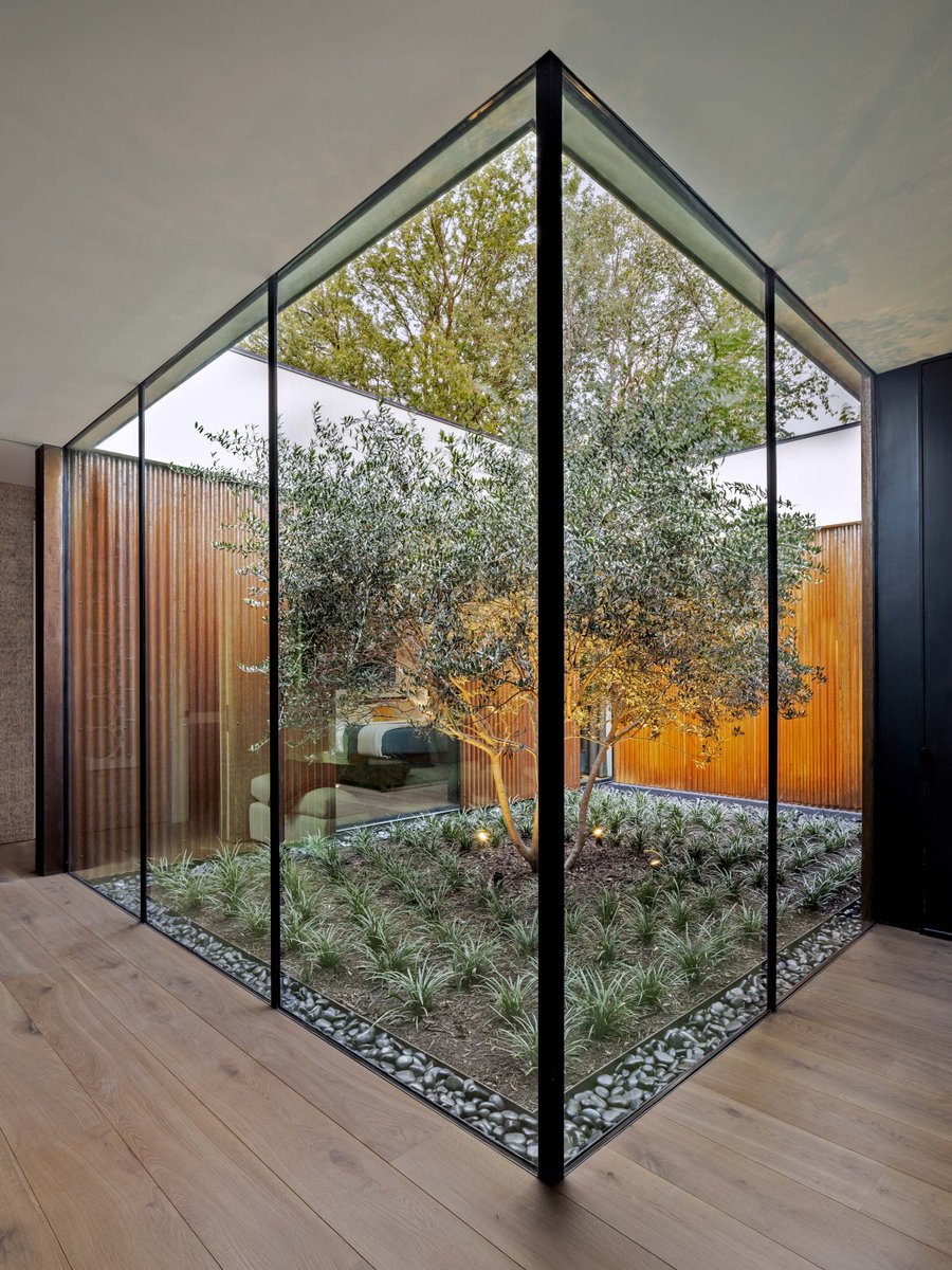 archinect's tweet image. Stealth House by Specht Novak 📸 Leonid Furmansky #ArchinectProjects
 
Project details at archinect.com/firms/project/…