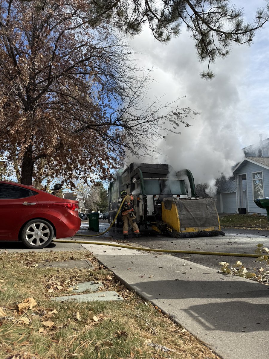 Yesterday, Engine￼-7, E-21, Medic 3 and Safety responded to a recycling ￼truck that was on fire in a South Reno neighborhood. Quick knockdown and no damage to surrounding homes.