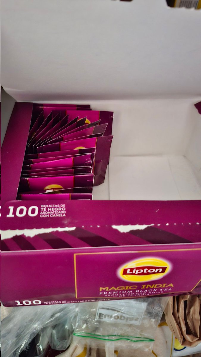 edo_isc's tweet image. Los últimos vestigios de mi té favorito (y descontinuado). 😢