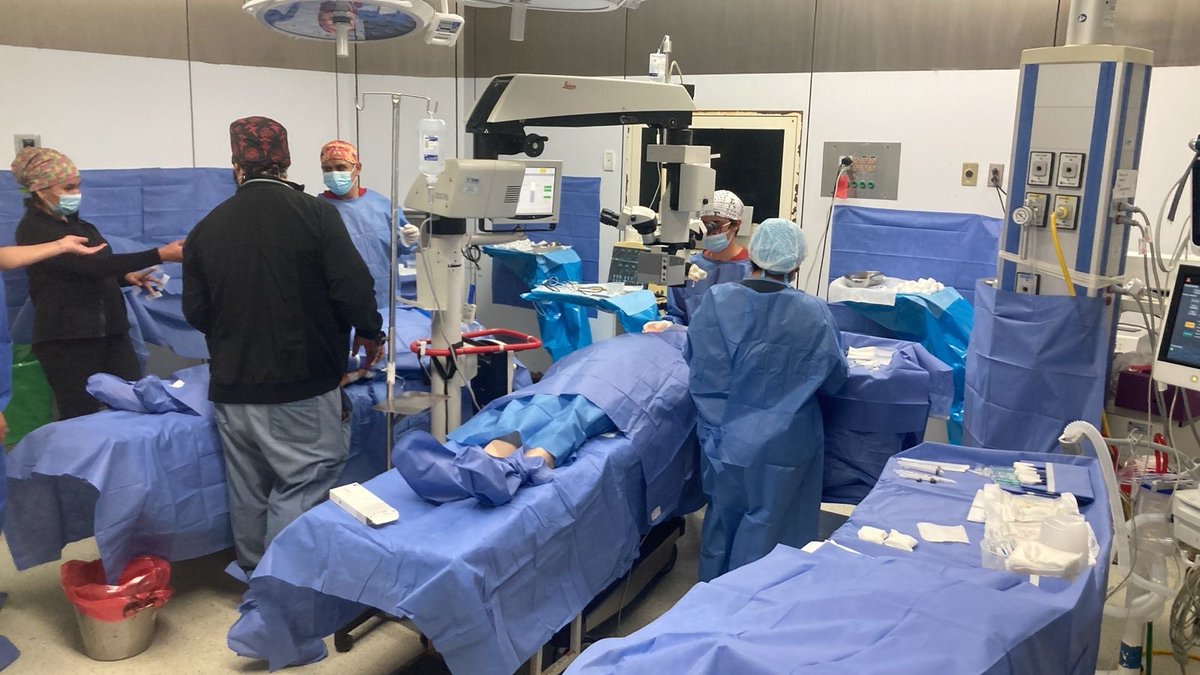 IsssteDurango's tweet image. 📰 #COMUNICADO
Beneficia Hospital Regional “Monterrey” del ISSSTE a derechohabientes con jornada de cirugía de cataratas.
🔗goo.su/UUvHmjt