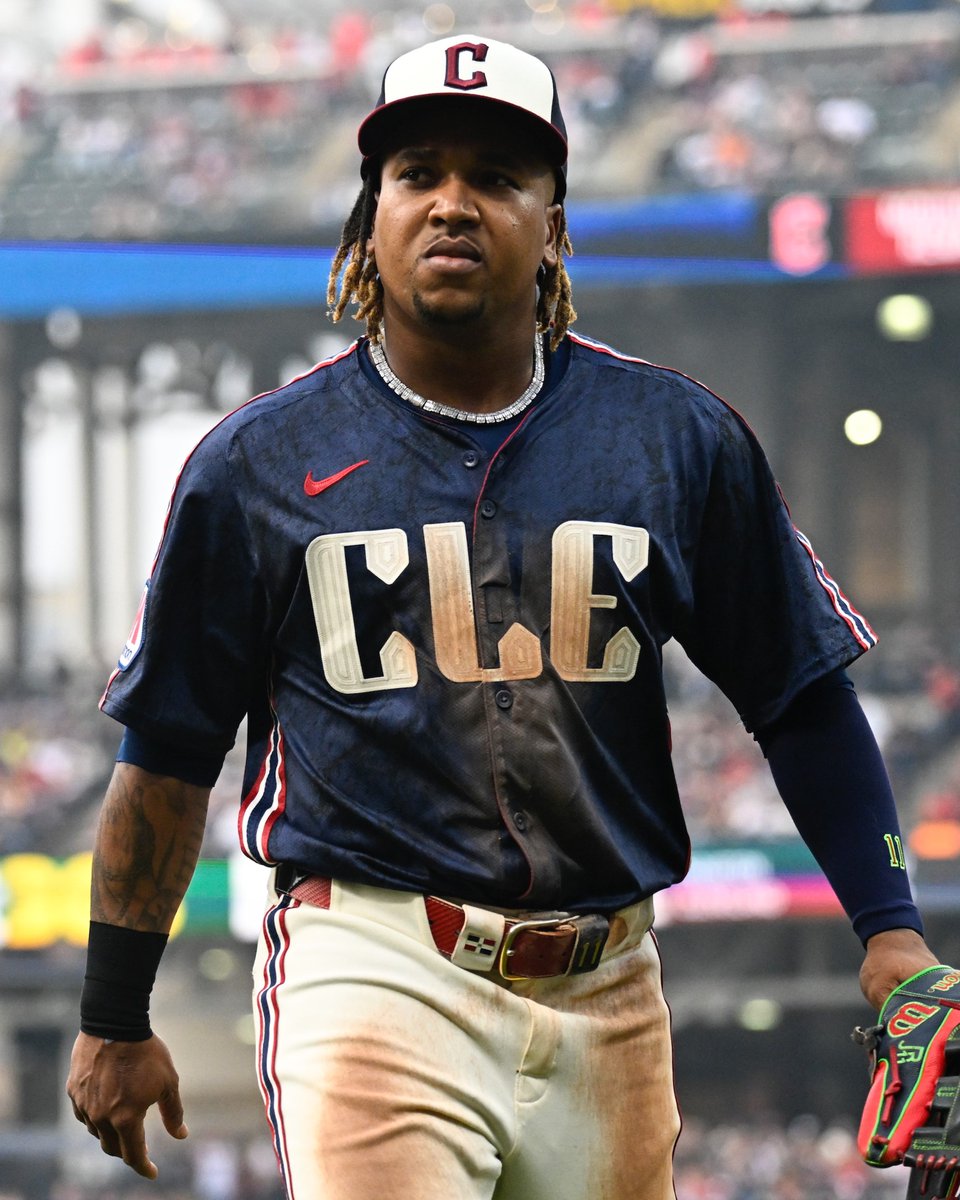 José Ramírez is one of just four third basemen in MLB history to finish top 3 in MVP voting 4+ times.

He joins:
Mike Schmidt (5x)
George Brett (4x)
Brooks Robinson (4x)