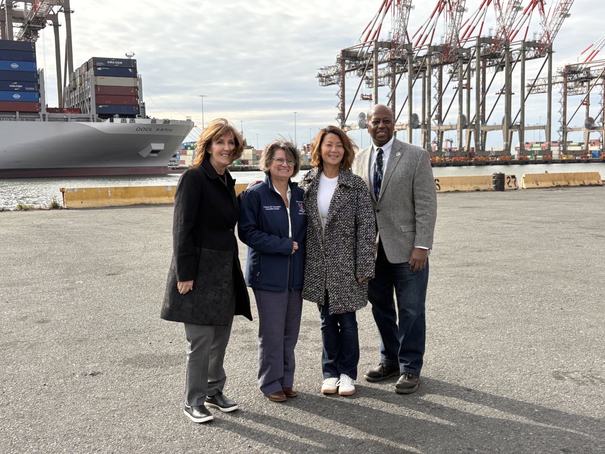 NJLD37's tweet image. Today, Ellen visited the Port Newark Container Terminal with fellow members of the Assembly Commerce, Economic Development, and Agriculture Committee.