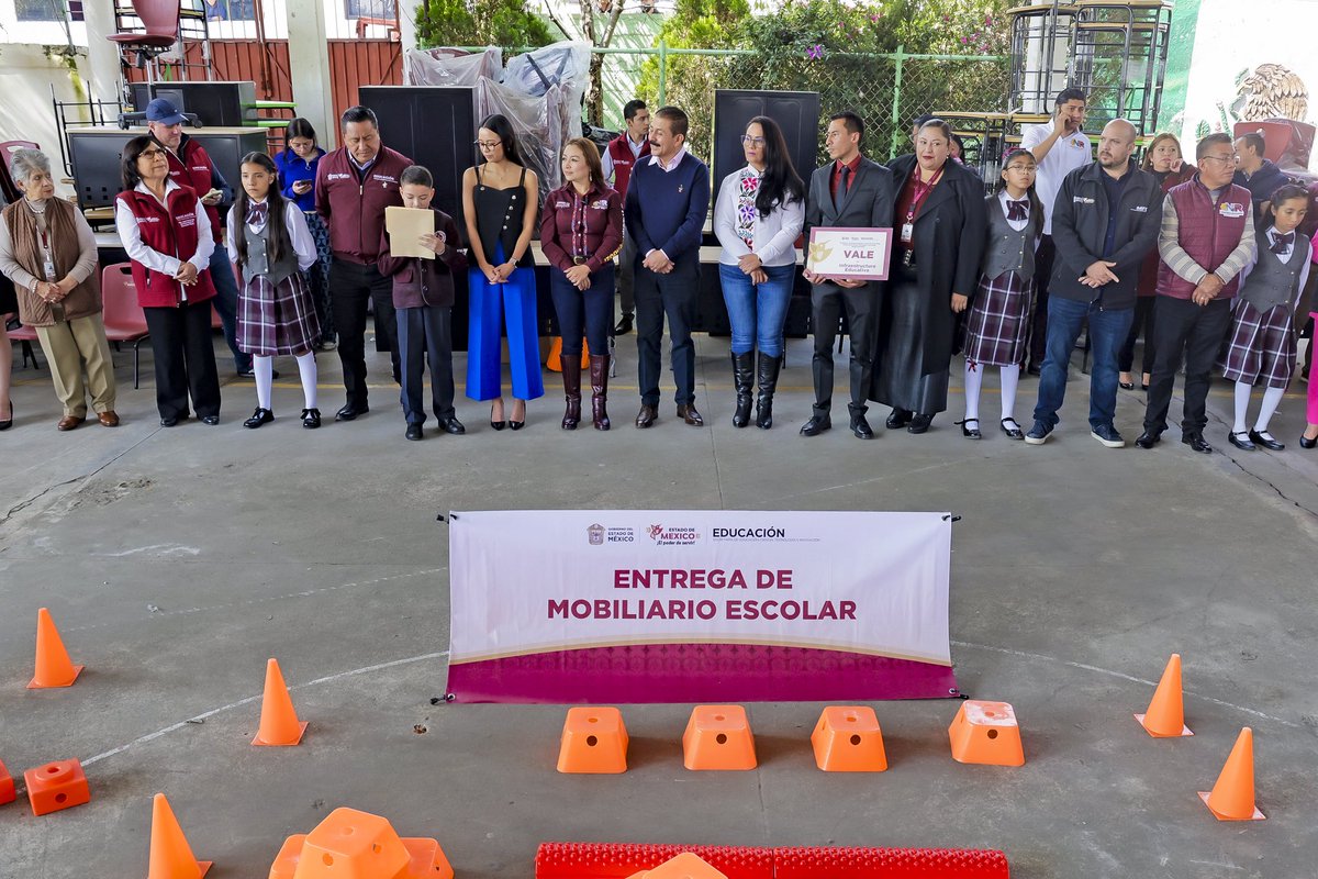 En #NicolásRomero, concluimos la gira #SECTIEnTuComunidad con una inversión de más de 33 mdp, destinada a:

🪑 Mobiliario para 51 escuelas
🏗️ Infraestructura en la Primaria “General Guadalupe Victoria” y la Secundaria “Carlos Monsiváis”

🌱 #PoderDeLaEducación