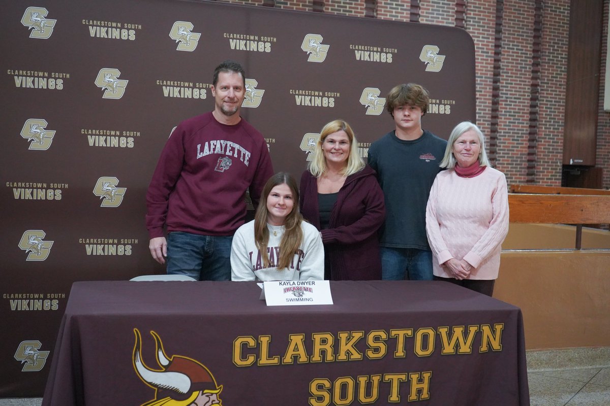 ccsdschools's tweet image. In the presence of their families, friends and athletics staff, three #ClarkstownCSD student-athletes signed letters of intent during a National Signing Day event yesterday at CHSS. Congratulations to our Vikings! Read more about the student-athletes on FB. #ClarkstownCommitment
