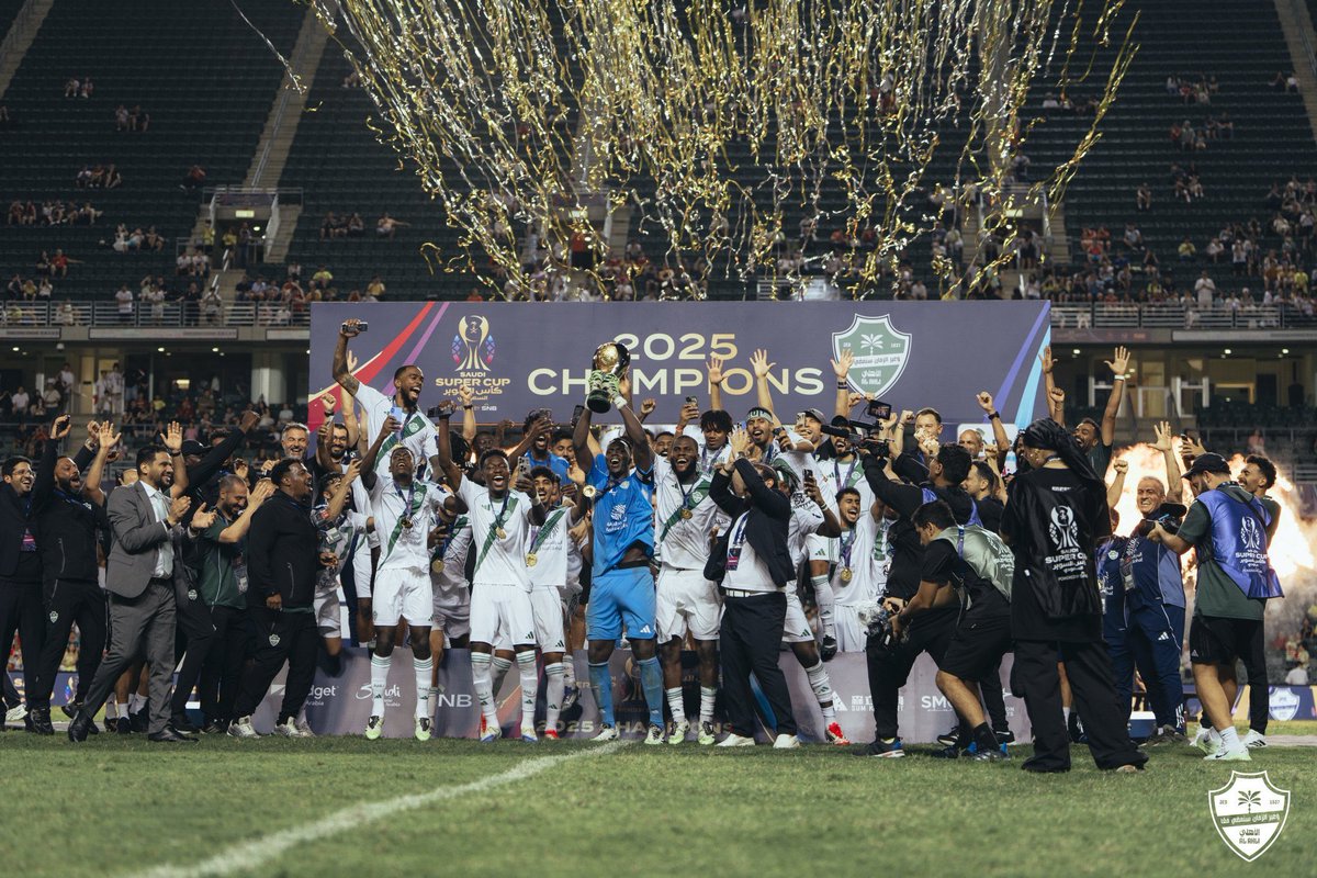 بطولة اخذها الاهلي 
واحتفل …
وبعد شهرين ..
لا
 لازم  تُعاد ..
رجّع الكاس!!
ياجماعة والله ..أمور لا تليق بمنظومة العمل الرياضي ..
<a href="/ALAHLI_FC/">النادي الأهلي السعودي</a>