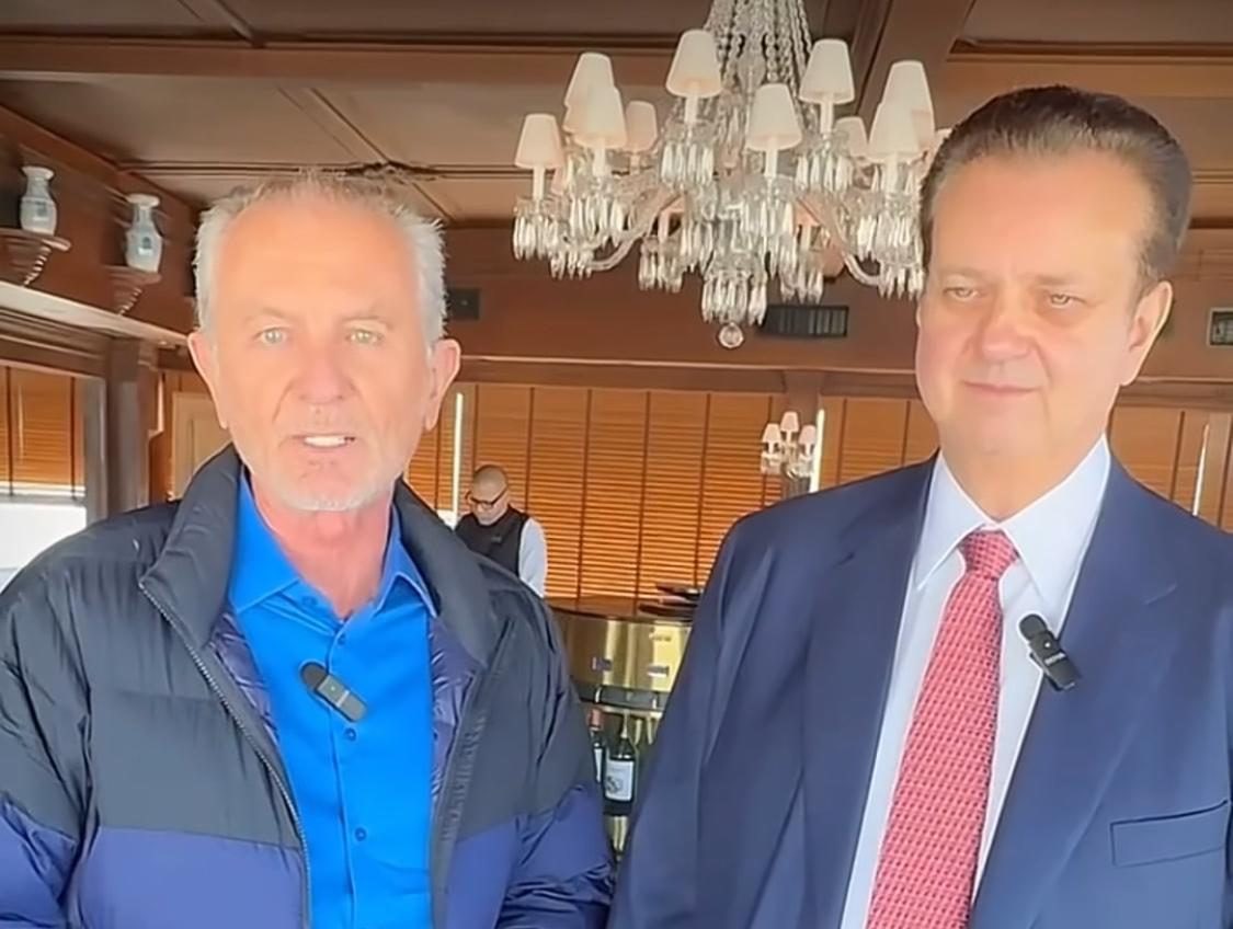 roberta_bastoss's tweet image. A Polícia Federal fez visita surpresa ao secretário de Tarcísio de Freitas, Mário Botion, e adivinha o que encontrou? 

R$ 2,1 milhões em dinheiro vivo! 

Porque, né, quem nunca guardou dois milhões em espécie “pra emergências”?

Botion, que era o representante regional do…