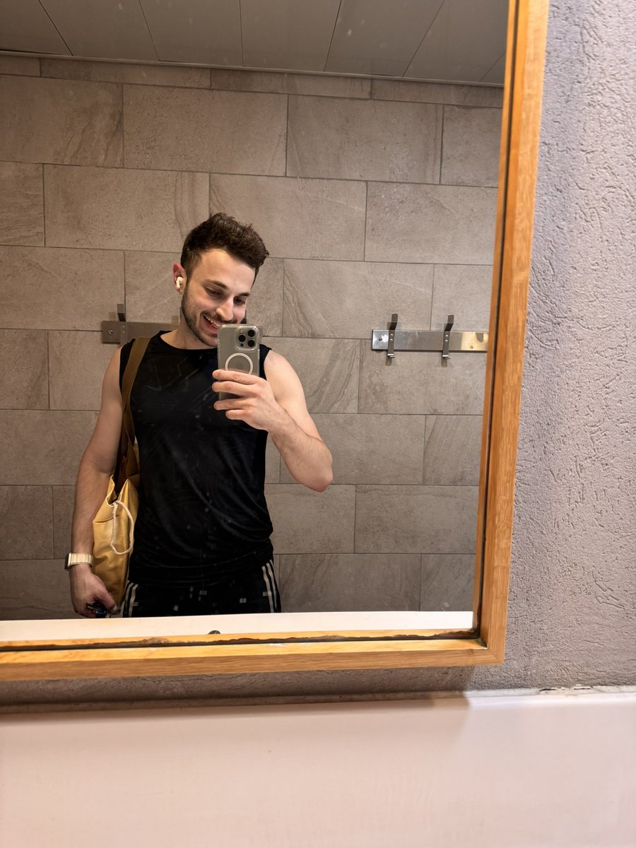 עבודה 
⬇️
לימודים 
⬇️
חדר כושר 

וזה היה היום שהיה