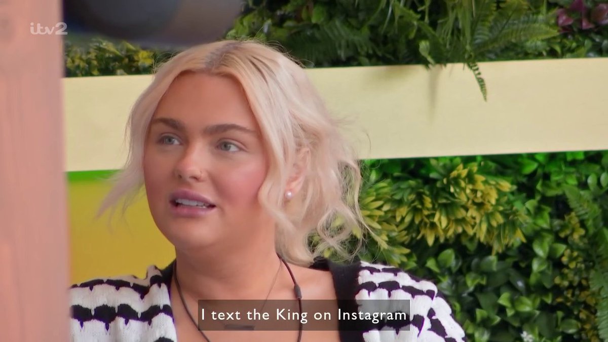 JoeWritesThings's tweet photo. Jenny has come so far from texting him #BBUK https://t.co/YMlMazCi2X