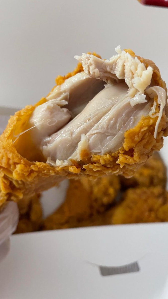 PrometheusKT's tweet image. Chicken Leg is very tasty😋🤤