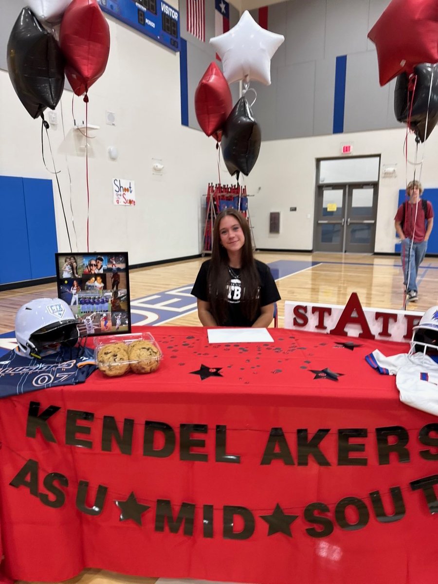 LeanderSoftball tweet media