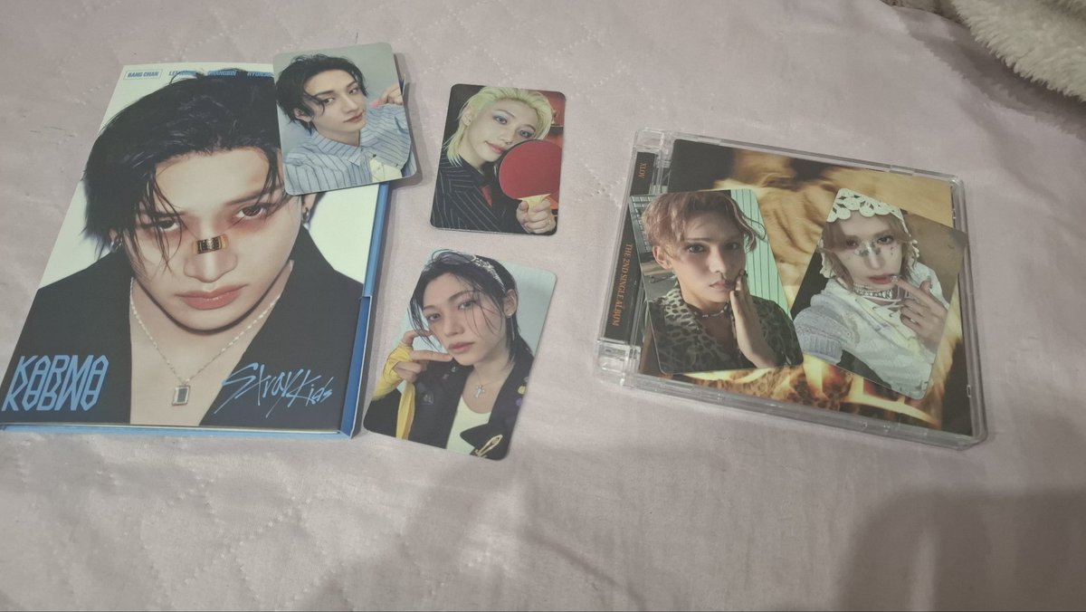 Gaby •°•..°•.•Collector tweet media