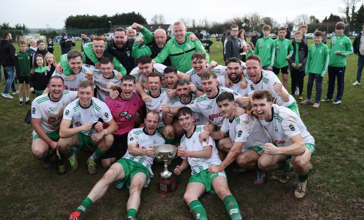 Dylan_Moore1995's tweet photo. It’s all beginning to sink in on what has been an amazing few days . 

NEFL Premier Division Champions 💚 https://t.co/3cUtm4K8d7