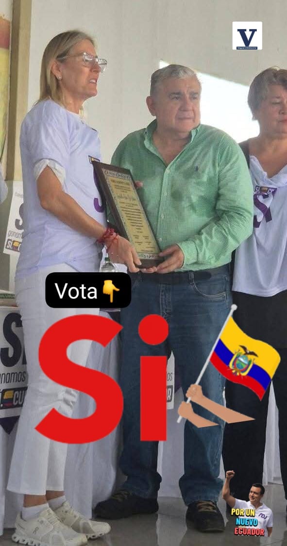 #URGENTE 🇪🇨 
*TODO*.  *SI*  <a href="/DanielNoboaOk/">Daniel Noboa Azin</a>
Dra. Anabella Azin de Noboa con Arroceros 🌾 del Ecuador Profundo en Canton Sants Lucía. 
Junto con Ing. Agr: Brenda Mendoza. Mauro Erazo. Jorge Suárez. Heitel Lozano. Julio Carchi.

Volver la mirada al Campo* Todo *SI*
<a href="/leonardescobarb/">🌽Leonardo Escobar Bravo</a>