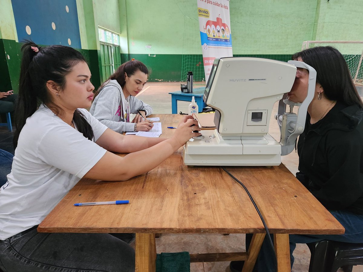 Ver mejor, vivir mejor. En Colonia Delicia, Mirar Mejor brindó controles oftalmológicos y anteojos gratuitos a vecinos y vecinas que se acercaron al operativo. Cada jornada representa más oportunidades, más bienestar y un compromiso con el desarrollo de nuestra gente. <a href="/iplyc/">IPLyC Misiones</a>