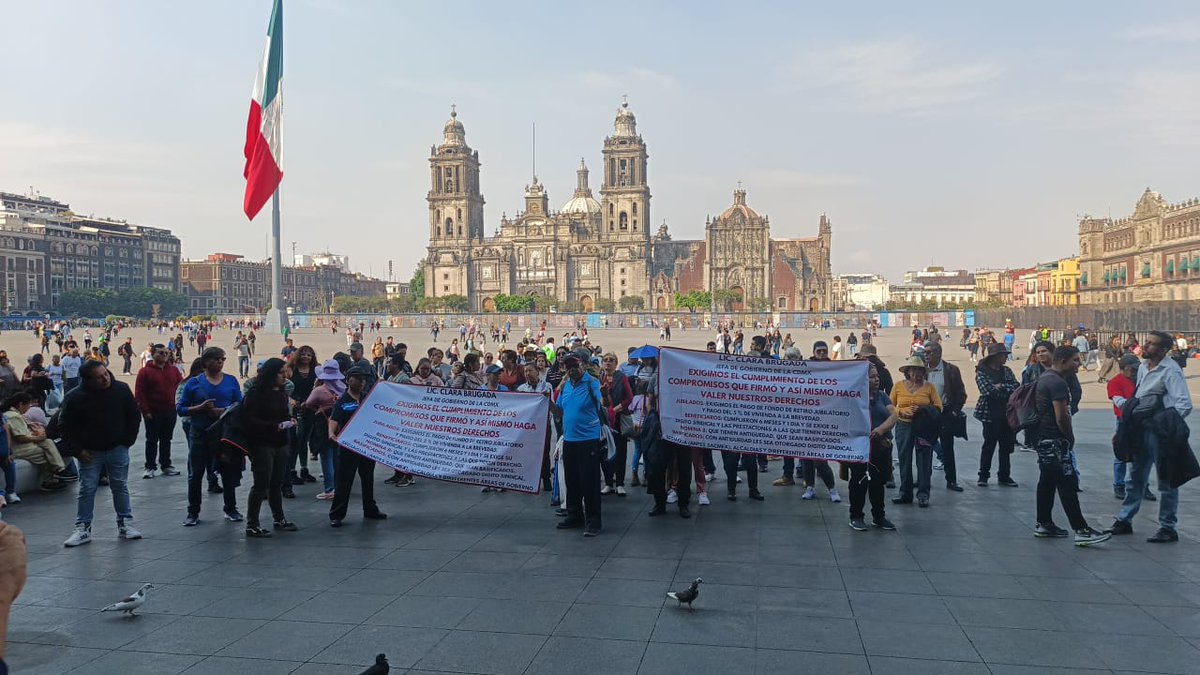 chibiferu's tweet photo. Prometió algo al inicio de su gobierno, y hasta la fecha no ha cumplido nada. 
Como usted dijo señora Clara somos trabajadores para el pueblo, pero no en las condiciones en las que estamos. Exigimos que cumpla con lo que prometió. https://t.co/90RQy6soXh