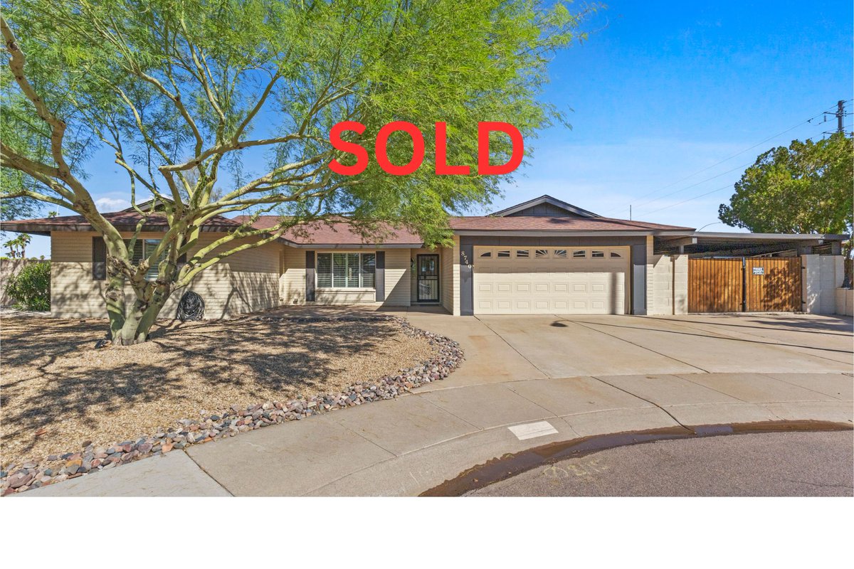 TopRockRealty's tweet image. Closing Day! Got this home sold in just a few days and closed it in 3 weeks. Happy to help my sellers on this one. Call Rob at 480-215-2525 to sell or buy. #toprockrealty #robbecker #scottsdale #arizona #8740EAmelia