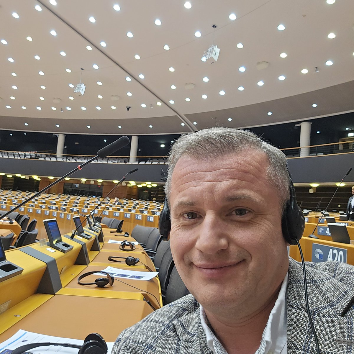 Po godzinie 22 debatujemy w Parlamencie o unijnych ramach dla podatku dochodowego od osób prawnych. Jak widać zainteresowanie średnie, a szkoda. To bardzo szkodliwy pomysł - polityka podatkowa Unii Europejskiej nie powinna istnieć, a zwalczanie lepszych, bardziej konkurencyjnych