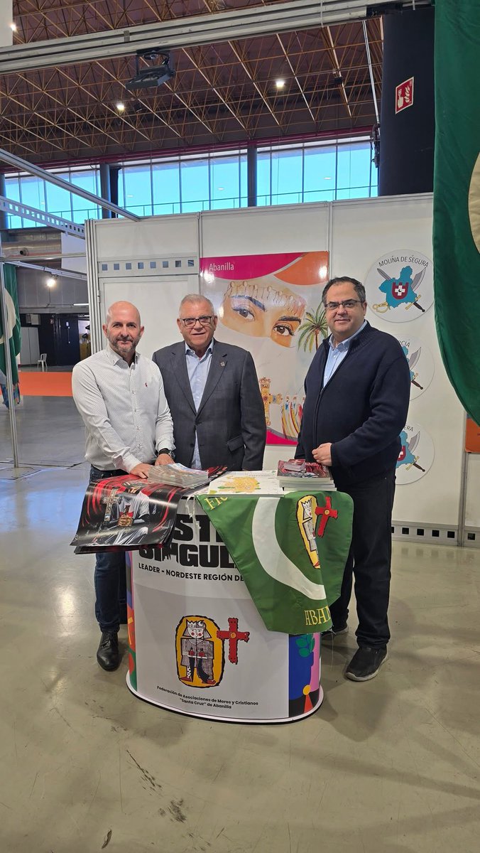 TurismoAbanilla's tweet photo. La Federación de Moros y Cristianos Santa Cruz de #Abanilla estuvo presente el fin de semana pasado en #EXPOFIESTA, #Alicante, además de promocionar nuestras fiestas, llevaron folletos turísticos del municipio 👏🏻 para complementar a la oferta festera. https://t.co/LahIQjHvtz