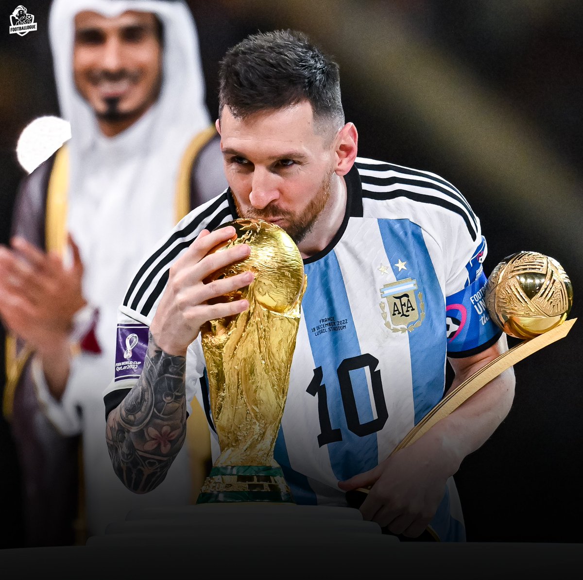 Footballogue's tweet photo. Lionel Messi : "Gagner une autre Coupe du Monde ou un nouveau Ballon d'or ? 𝗨𝗡𝗘 𝗔𝗨𝗧𝗥𝗘 𝗖𝗢𝗨𝗣𝗘 𝗗𝗨 𝗠𝗢𝗡𝗗𝗘 !" 🏆🇦🇷

(IG : 433) https://t.co/AujtiKDhVp