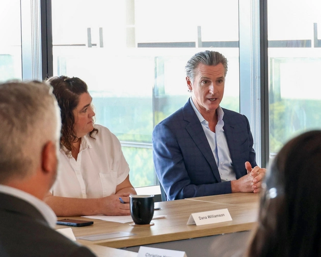 EricLDaugh's tweet image. 🚨 BREAKING: California Gov. Gavin Newsom&apos;s former chief of staff ARRESTED on conspiracy to commit bank and wire fraud, bank fraud, wire fraud, conspiracy to defraud the United States and obstruct justice, subscribing to false tax returns, and making false statements.

Holy…