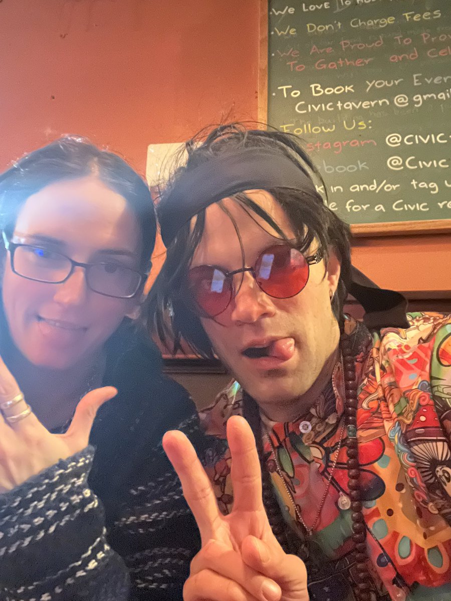 RioAiello2's tweet photo. It’s hipe to be a hippie #ThatIsSorio #ThatIsSo60s #BringBackTheHippies #ItIsHipToBeAHippie #Friends #GetReadyForRio. https://t.co/zmrJMA6J6D