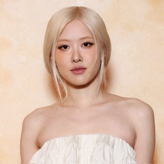 BLACKPINKGLOBAL's tweet photo. ROSÉ (Chae Young Park) has received official recognition from the National Music Publishers Association (NMPA) as a Platinum Songwriter for her three-time Grammy-nominated track APT. https://t.co/SjBQAWXuoq