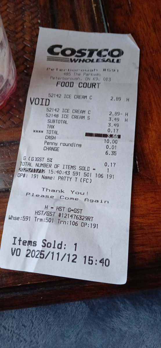 She was very good at her job. I forgot to specify boisenberry as flavour. She had to make the correction.

It was delicious