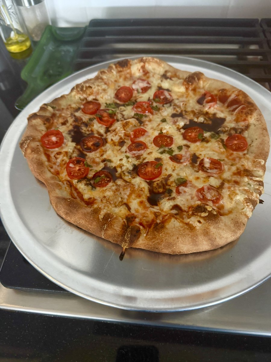 FixnBones's tweet image. #PizzaWednesday

Fresh ingredients ☑️
Smoked chicken ☑️
Rotating stone ☑️
#Pocobero dough ☑️

🔥🔥🔥🔥🔥