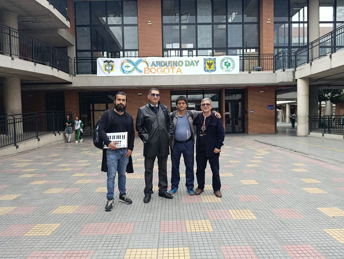 César López tweet media