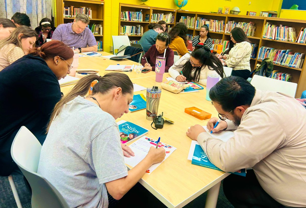 hugo_bil's tweet image. Great session with our exceptional @HBGElementary teachers! Focused on promoting academic language and encouraging the use of complete sentences to foster student success. @Seidlitz_Ed @DRMLARA @DrH_OnTheEdge @JRod_EISD @ednanesnu @CanalesItzamara @EdgewoodLeads