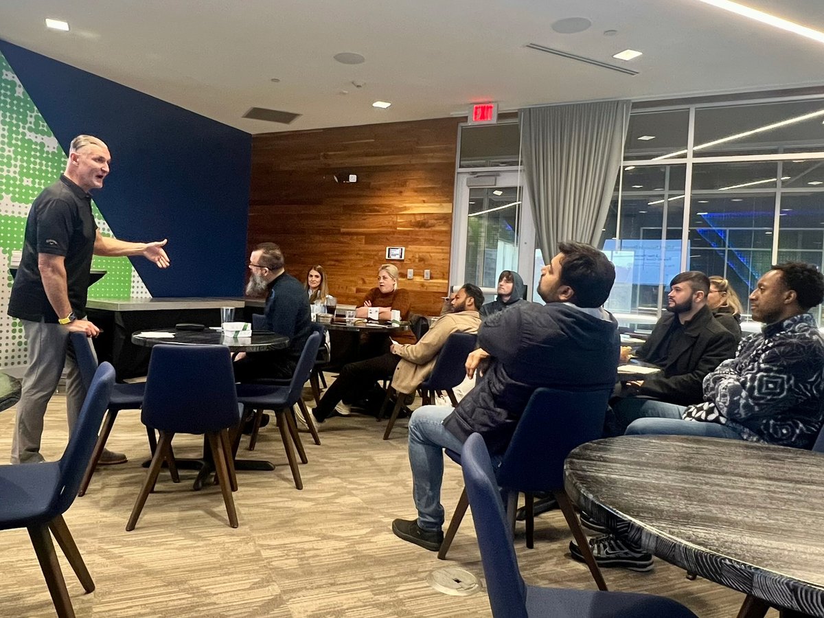 InHandNetworks's tweet image. Great Lunch &amp;amp; Learn with the @ATTBusiness Long Island team! ⚡️Thanks to all our partners for joining! Shoutout to our own Bryan &amp;amp; Jason for leading the session. 💪#InHandNetworks #Connectivity #LongIsland #StayConnected #BusinessInternet