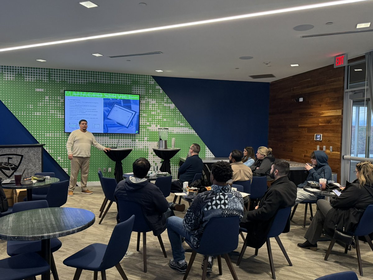 InHandNetworks's tweet image. Great Lunch &amp;amp; Learn with the @ATTBusiness Long Island team! ⚡️Thanks to all our partners for joining! Shoutout to our own Bryan &amp;amp; Jason for leading the session. 💪#InHandNetworks #Connectivity #LongIsland #StayConnected #BusinessInternet