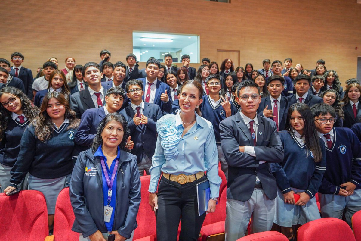 La presidenta (E) de la República, <a href="/mjpintoec/">María José Pinto 🇪🇨 Ecuador</a> , y la ministra de Educación, Deporte y Cultura, <a href="/AlegriaCrespo/">Alegría Crespo Cordovez</a>, participaron en el evento 🧠 “Pacto Nacional por la Salud Mental”, una iniciativa impulsada por la Vicepresidencia de la República del Ecuador, con el apoyo del sector