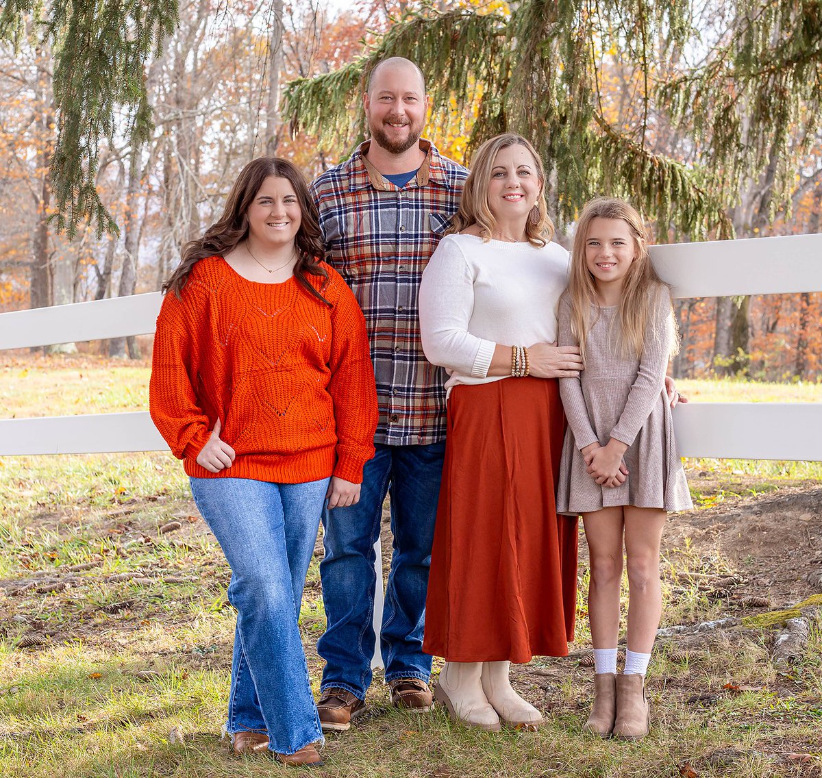 07NurseJenn's tweet photo. Philipps Family Fall Mini Session 🍁🍂  #Jenniferlindnerphotography #Photography #fallmini https://t.co/bOXLFlwBKc