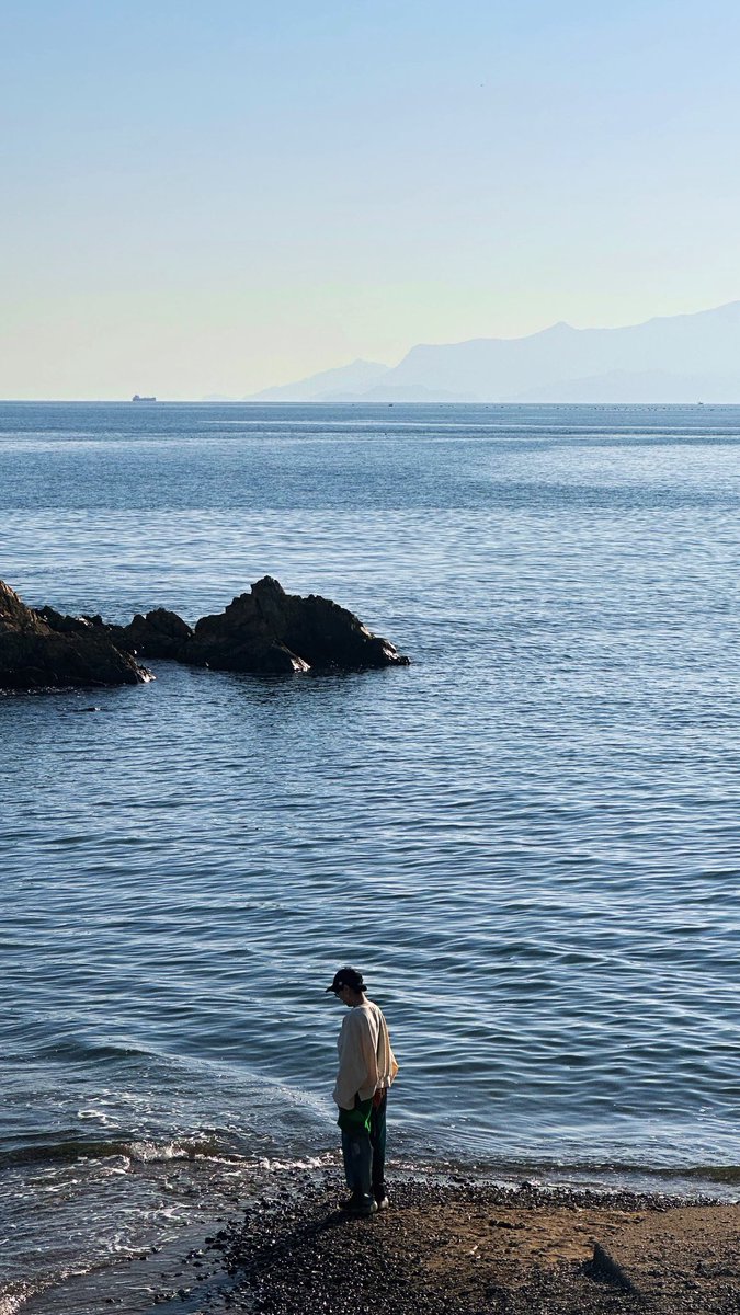 おはようございます😋
最近はあったかご飯でおにぎりを作って
それを通勤中はカイロがわりにしてるのですが（ラップをぐるぐるまいてます）
今日は作る時間がなく、風がいつもより冷たく感じた朝です

みなさま、本日もご安全にー！！

そしてGOOD MO-NII4時間宜しくお願いします！
#もーにー
