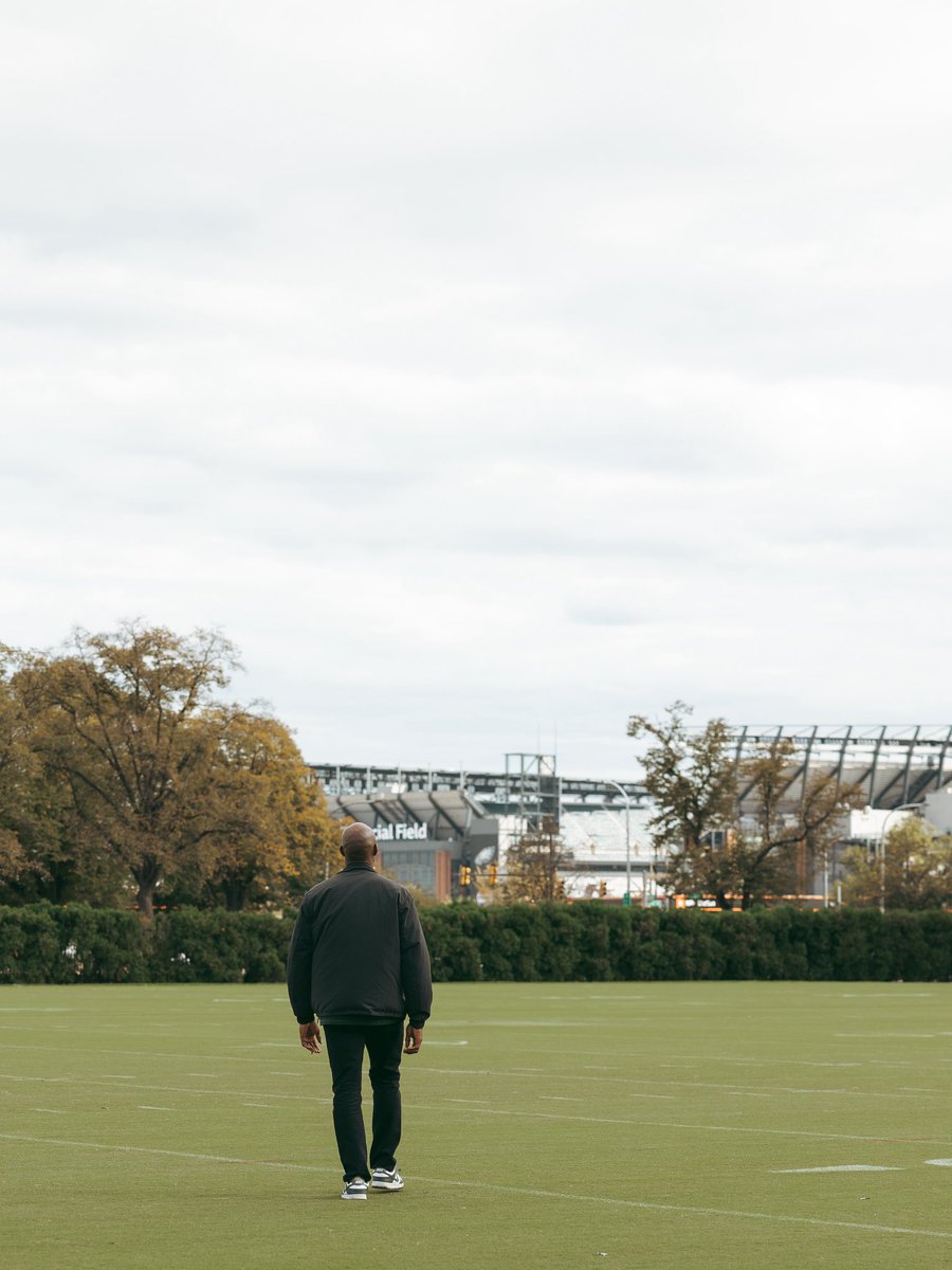 MalcolmJenkins's tweet image. Humbled by the journey.
Wearing the lessons. 
Excited for what’s next. 

11.28.25 @Eagles