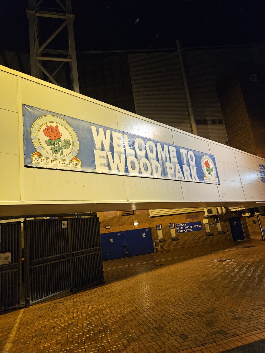 nadeem_ashfaq1's tweet image. Thanks to @LancsPolice for an important evening at Ewood Park. Valuable discussions with Senior Police Leaders on building trust and confidence in how we tackle hate-related incidents across Lancashire.