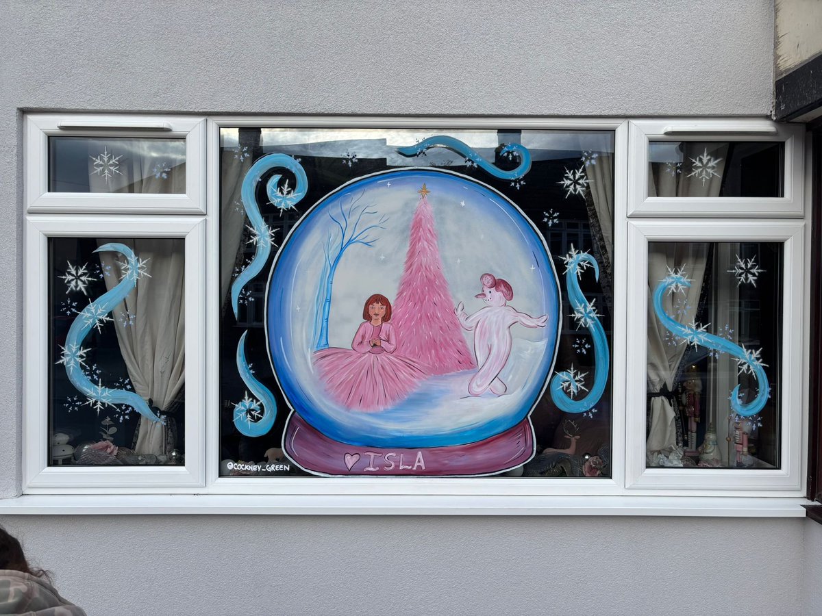 Isla's window is completely finished &amp; looks just perfect ❤️x 
Thank you @cockney_green on Instagram ❤️x