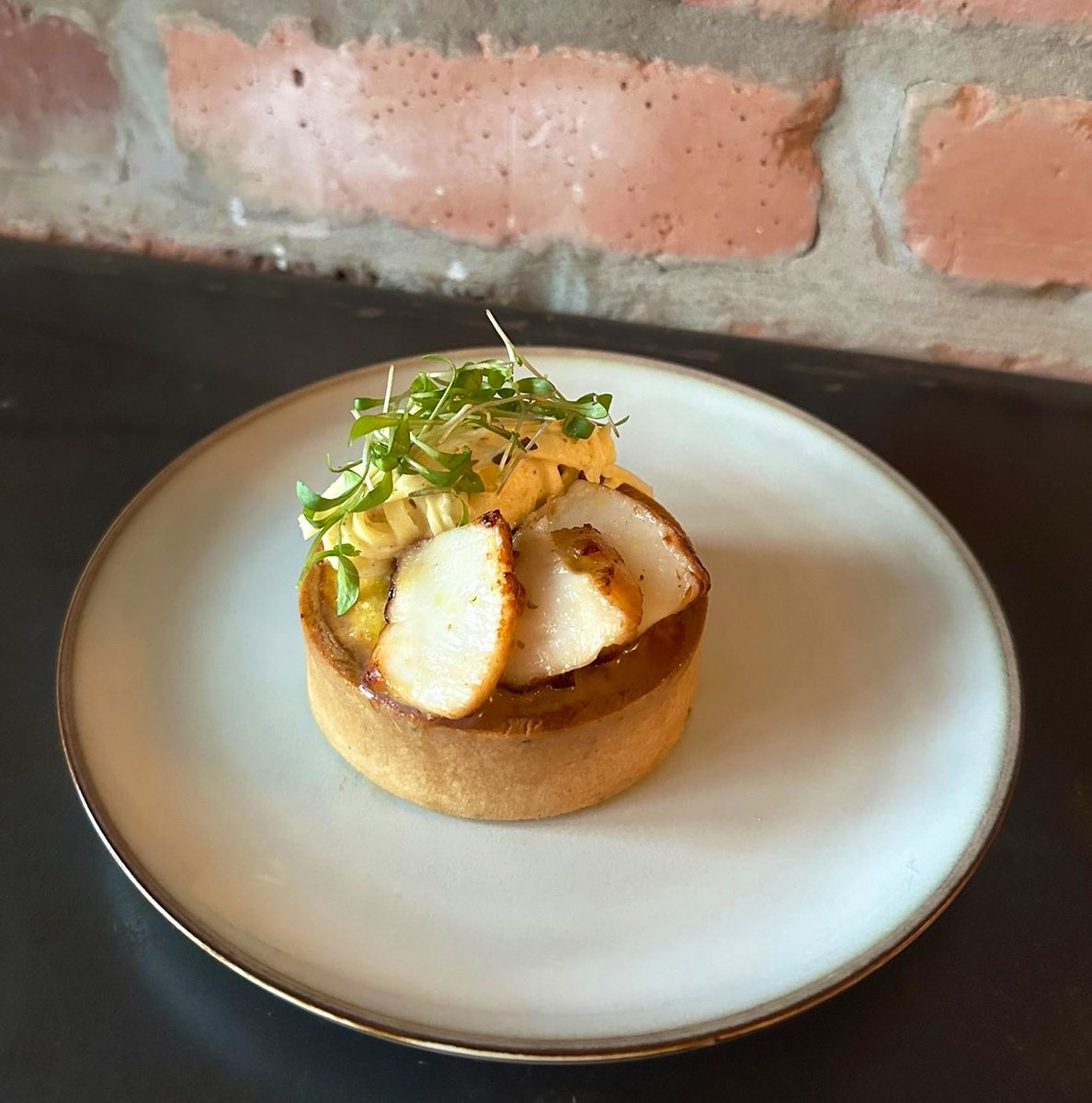 Smoked haddock tart, fresh local scallop, curry remoulade #proper