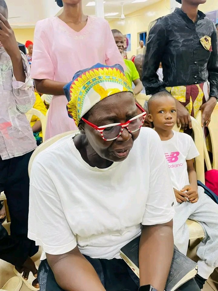 hunthodejames's tweet image. Lol
@abazwhyllzz 
@YKoluwaseun9 
@it_Rutie 
Who did that small boi resemble