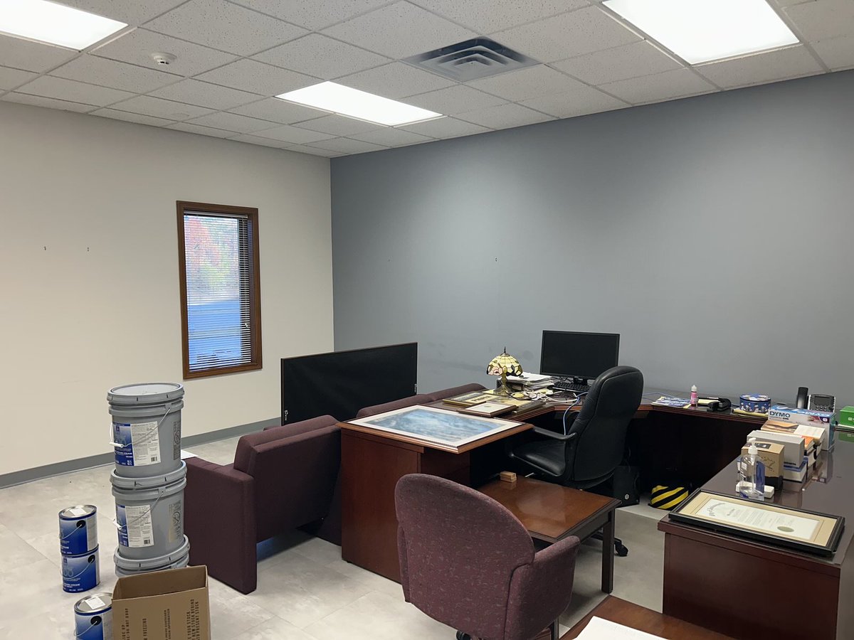 Florabropaint's tweet image. Could your office or place of business use a #TeamFBP refresh? Our crew is out making things happen for a fantastic #repeatclient in #Indy, &amp;amp; we’d love to help your space look its best too!

#CommercialPainting #InteriorDesign #IndysBestPainter #sherwinwilliams #InteriorPainting