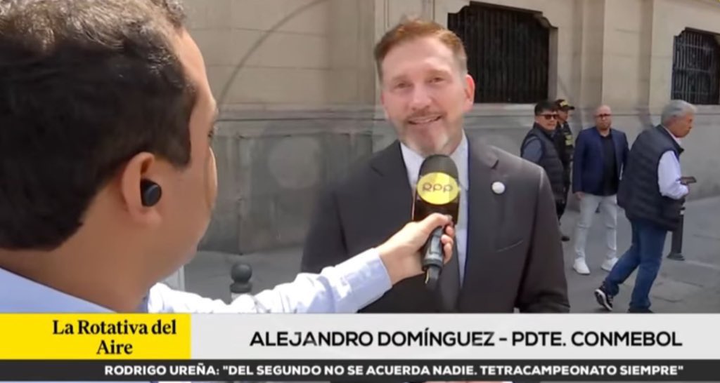 vitoraru's tweet image. 🎙️Alejandro Domínguez, Presidente de la CONMEBOL

“En el Perú no existe otro estadio con la majestuosidad del Monumental de Universitario de Deportes, es el mejor recinto deportivo del país; será un gran honor que vuelva a recibir la final de la Copa Libertadores.”
