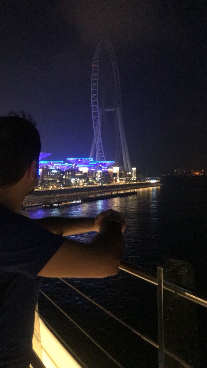 أنا مغرمة بذالك القوي الذي يلين معي ولأجلي فقط ،،،🫀