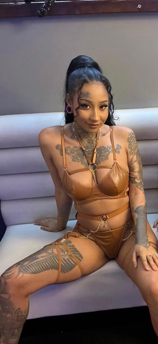 ‼️TUESDAY 18th NOVEMBER‼️

I’ll be back at Sheridans Manchester! <a href="/sheridansM66gg/">Sheridansm66gg</a> 

10am till 6pm! 

If you’d like to see me ring &amp; book in! Can’t wait to see you all 😜😘