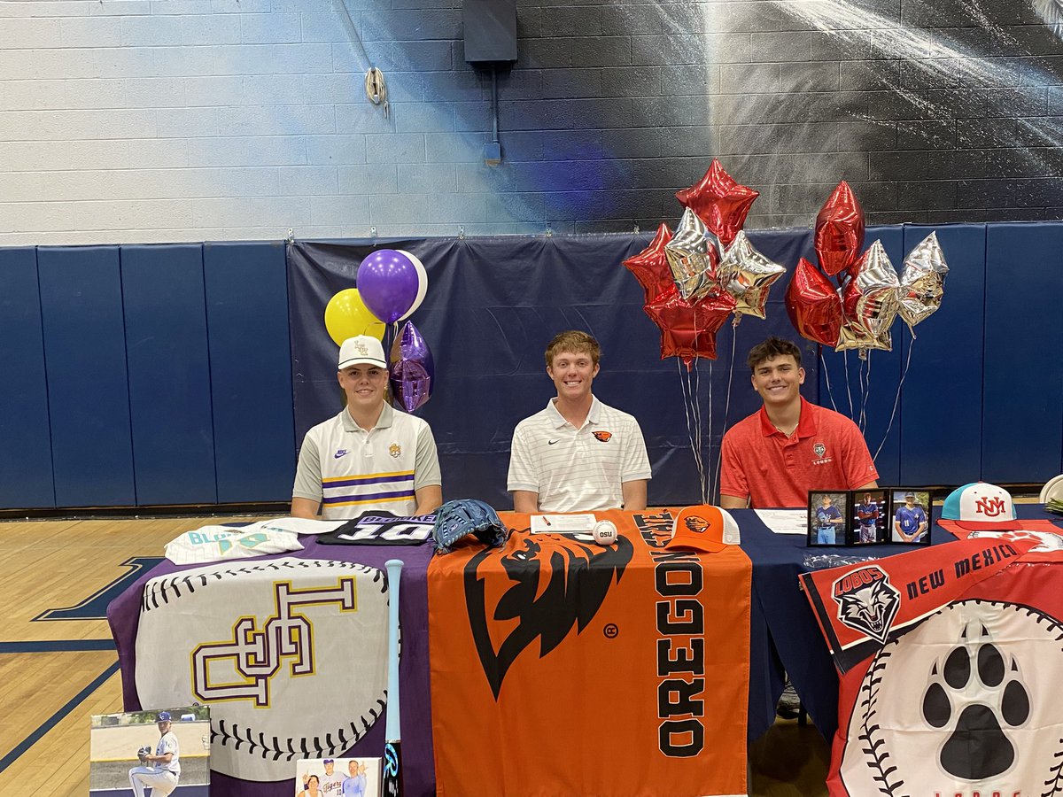 LCHS_MTapia's tweet image. National Signing Day at The Cave. Congratulations to all these wonderful athletes.
#WALC #itsagreatdaytobeabear