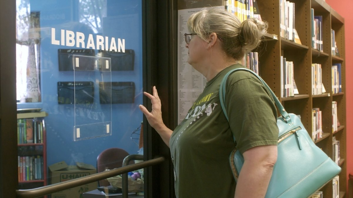 AvonTheatre's tweet image. Back by Popular Demand! After a sold-out first screening, The Librarians returns to the Avon on Nov 17 at 7 PM.

🎟️ bit.ly/3yS3kqX

#TheLibrarians #FreedomToRead #AvonTheatre #DocumentaryNight