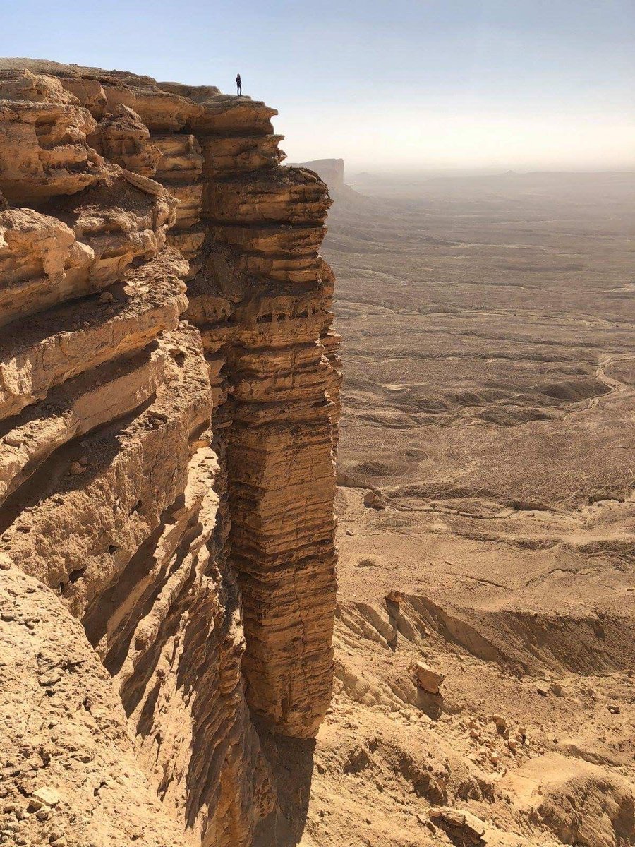 لدى السعوديين همة مثل جبل طويق 🫡🇸🇦