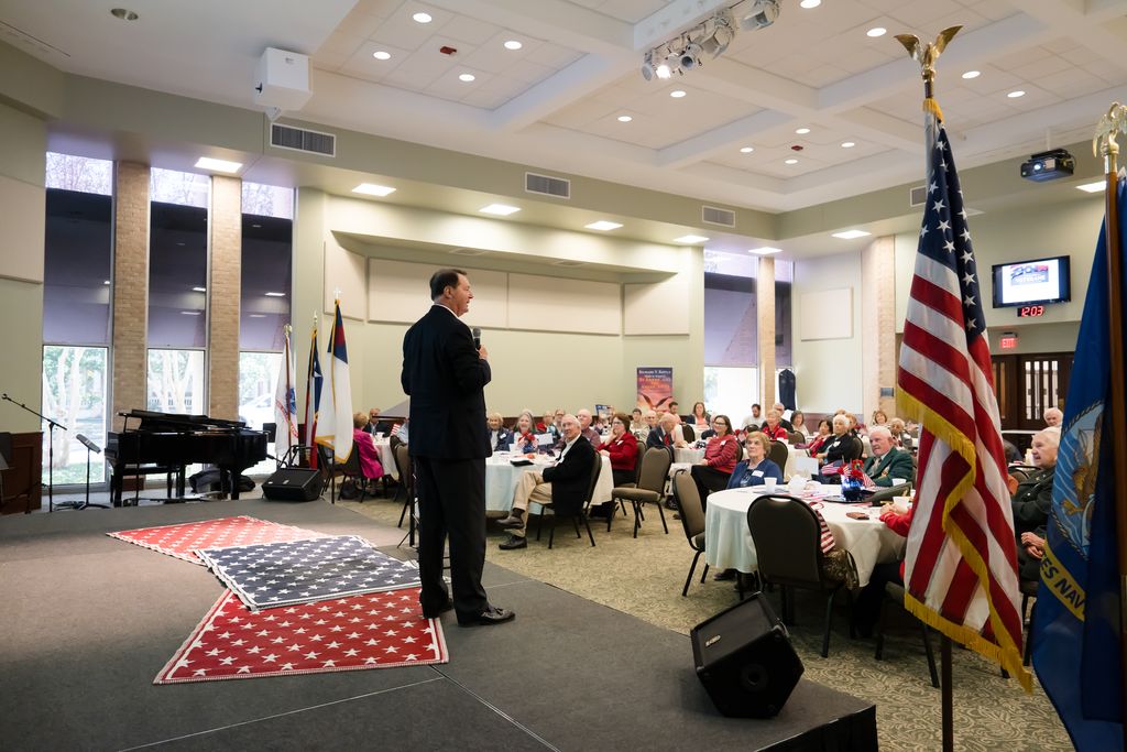 It was a pleasure honoring veteran’s yesterday and honoring our Founders with stories from
AmeriCANS Who Made America: 18th Century – Birth of The Republic and its influencing generations message to the Hyde Park Church Veteran’s Day celebration!

bit.ly/3Xf6uPF