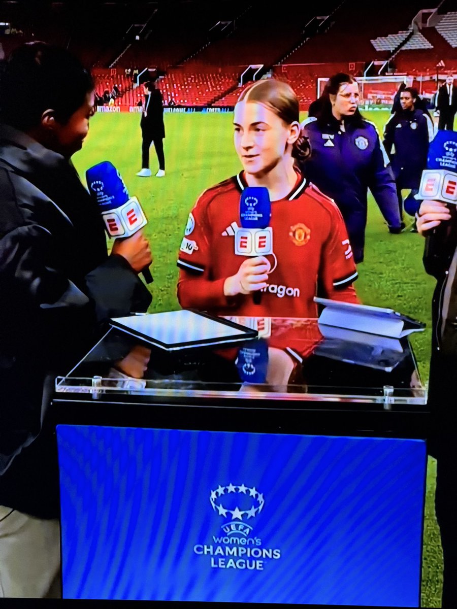 Oh look, it’s the best player in the world on my TV right now 🫡 #UWCL #MUNPSG