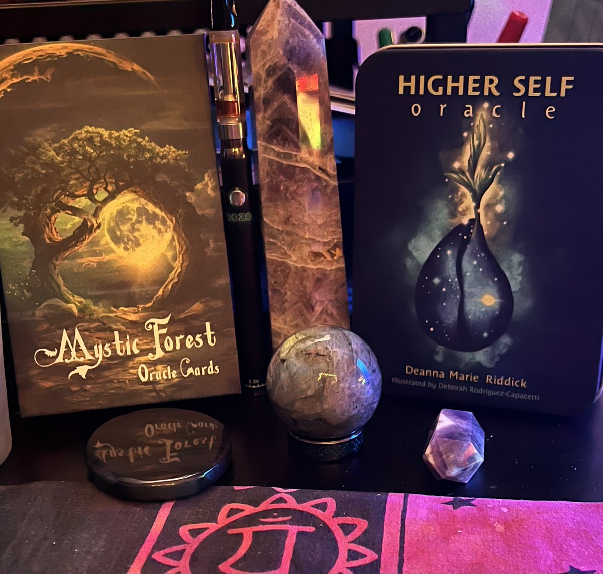 420Bear_NH's tweet image. Tonight’s setup 🌲🔮
Mystic Forest x Higher Self — perfect combo for calm reflection + higher insight ✨
#EnergyFlow #OracleVibes #EveningRitual #420Vibez